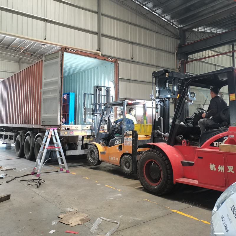 インドネシアに出荷された長さのラインにカット